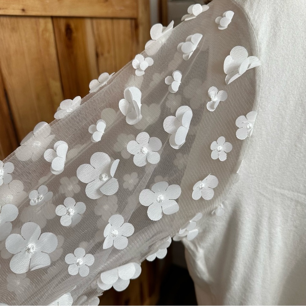 Sioni Milano Eggshell Floral Sheer Sleeve Top size 3X - Picture 6 of 12